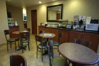 Red Lion Inn & Suites Vancouver - Breakfast