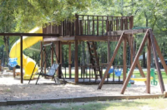 M酒吧度假村及營地