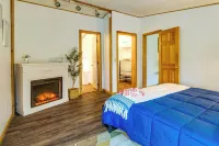 Charming Watkins Glen Home w/ Deck & Yard! - parking