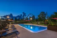 Maine Evergreen Hotel, Ascend Hotel Collection - Pool
