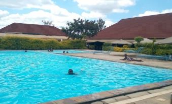 Savannah Lodge Nguluni