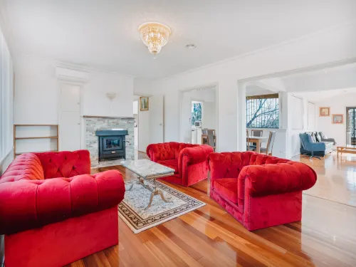 Restful Canberra Retreat in Spacious Terrace Home - 2-Star