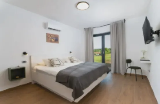 Photinia in Labin With 3 Bedrooms and 1 Bathrooms