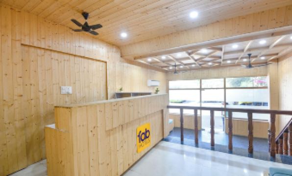 FabHotel Royal Metro