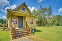 Cozy Couples Retreat w/ Porch on Bayou Teche! - Wifi