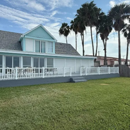 Bayside Paradise 4BR Home w Patio Games Room