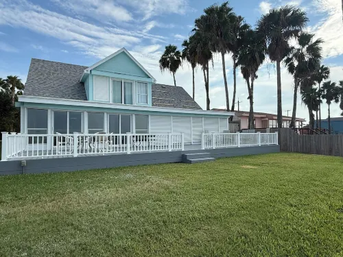 Bayside Paradise 4BR Home w Patio Games Room Hotels in Port Isabel