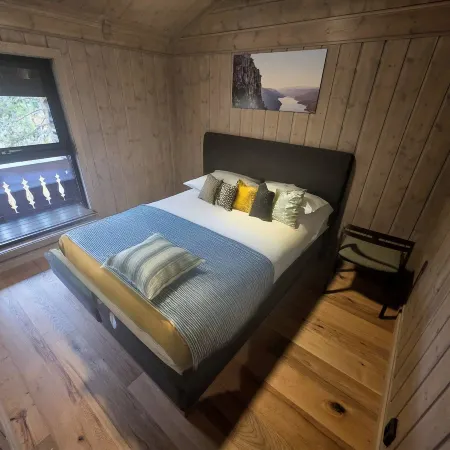 Unique hytta with jacuzzi, sauna, 7 bedrooms Отели в г. Трюсиль