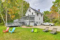 1 Mi to Main St Fryeburg: Historic Family Home Hotel di Fryeburg
