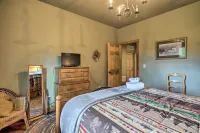 Cripple Creek Mountain Getaway w/ Hot Tub & Views! - balcony