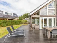 Enjoy Luxury and Comfort in Holiday Villa Kavel 10 Hotels in Renesse