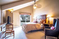 3BD Downtown Ketchum Ski Condo - Near Ski Lifts