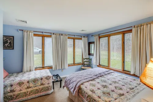 Hawley Home w/ Deck: 4 Mi to Berkshire East Resort - parking