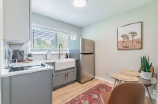 Perfect One-Bedroom- 10 Mins from Clearwater Beach