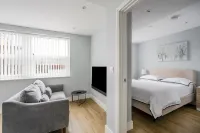 Luxurious One Bedroom Apartment in Bond Street Các khách sạn gần St Andrews Parish Church