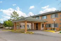 Quality Inn Hotels near Paul Bunyan Mall