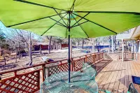 Relax at 'the Cove' Waterfront Getaway - 2-Star