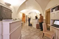 Chateau 9 Apartments by Adrez - Condos