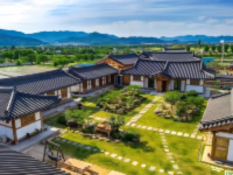 Gyeongju Wadamjung Hanok Pension Hotels in Gyeongju