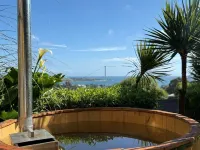 Ocean View Hot Tub Suites Hotels in Cardenal Caro