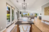 Newly Remodeled PGA West Golf Course Estate with Private Pool and Jacuzzi!