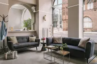 Sonder Royal Garden Apartments New Town