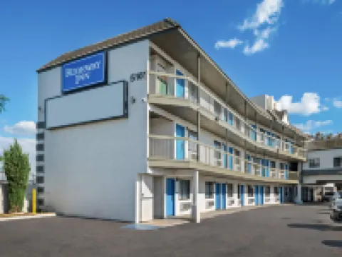 ロードウェイ イン コマース - ロサンゼルス コマースのホテル