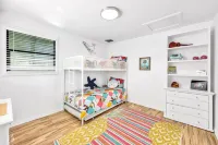 New Pool!!!! and Tropical Landscape! 3 Bedroom 3 Bath House Near Barefoot Beach
