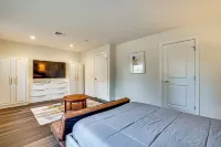 Pet-friendly Group Getaway 12 Mi to Camelback Mtn! - WiFi