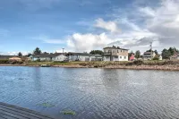 Waterfront Vacation Rental in Ocean Shores - 3-Star