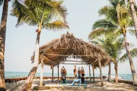 Thatch Caye Resort a Muy'Ono Resort - Strand