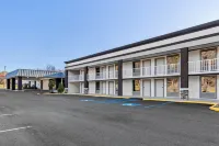 HomeTowne Studios by Red Roof Athens, TN - 3 étoiles
