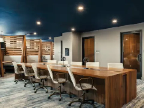 Designer 2BR | Gym, Parking Hotels in White Plains