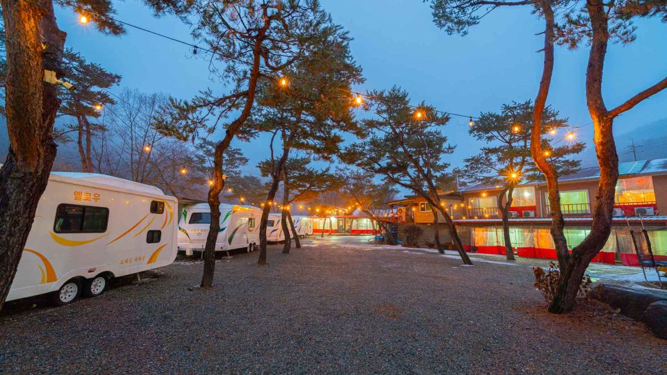 Yangpyeong Smile Caravan Pension (Valley View)