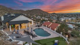 Built Into A Mtn - Heated Pool & Lounge