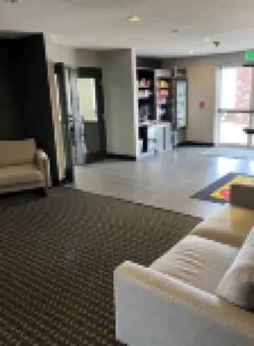 Super 8 by Wyndham Windsor