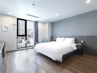 Hotel Fox Arthall Hotele w pobliżu E-World