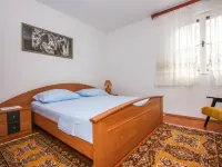 Apartments Zana Hotels in Arbanija