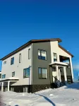 Classy and Modern Suite 10 Minutes Away from City Center Hotels in 