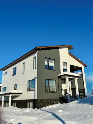 Classic and modern suite 10 minutes away from city center Hotel di 