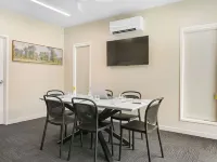Avenue WEST Studio Units Hotels in Wilsonton