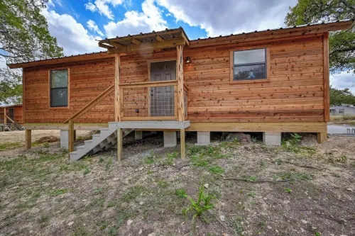 帶有火坑和燒烤的鄉村小屋 - 距離主街10分鐘