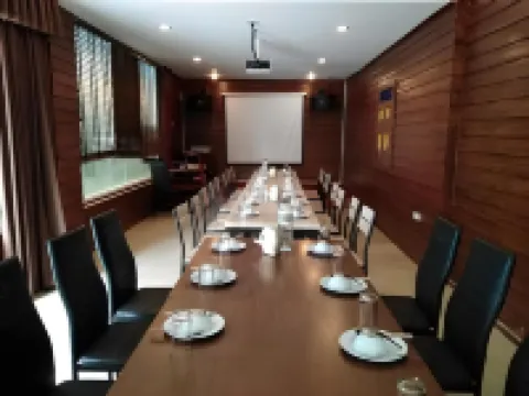 โรงแรมพิมพิมาน บีช โฮเต็ล