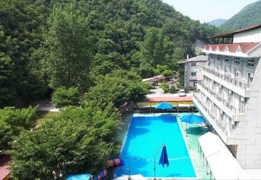 리조트 수영장 시설