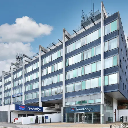 Travelodge London Teddington Отели рядом с достопримечательностью «Хемптон-Уик»