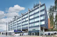 Travelodge London Teddington - Parking
