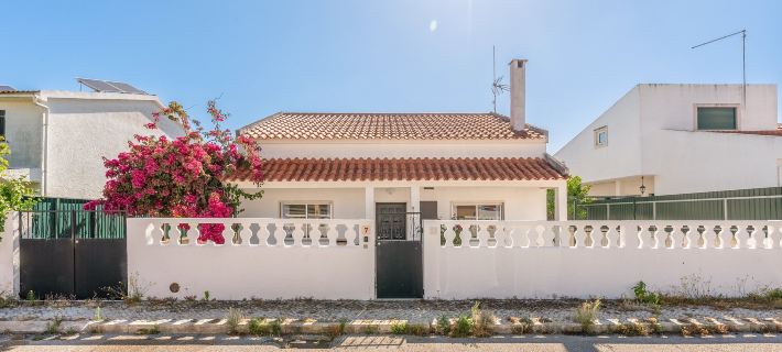 GuestReady - Serene Escape Close to Aroeira Beach Hotels in Almada