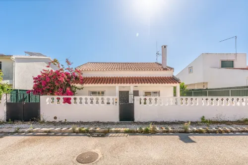 GuestReady - Serene Escape Close to Aroeira Beach - 2 stelle