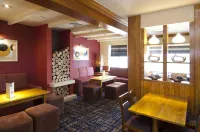 Premier Inn Camborne - พร้อมWifi