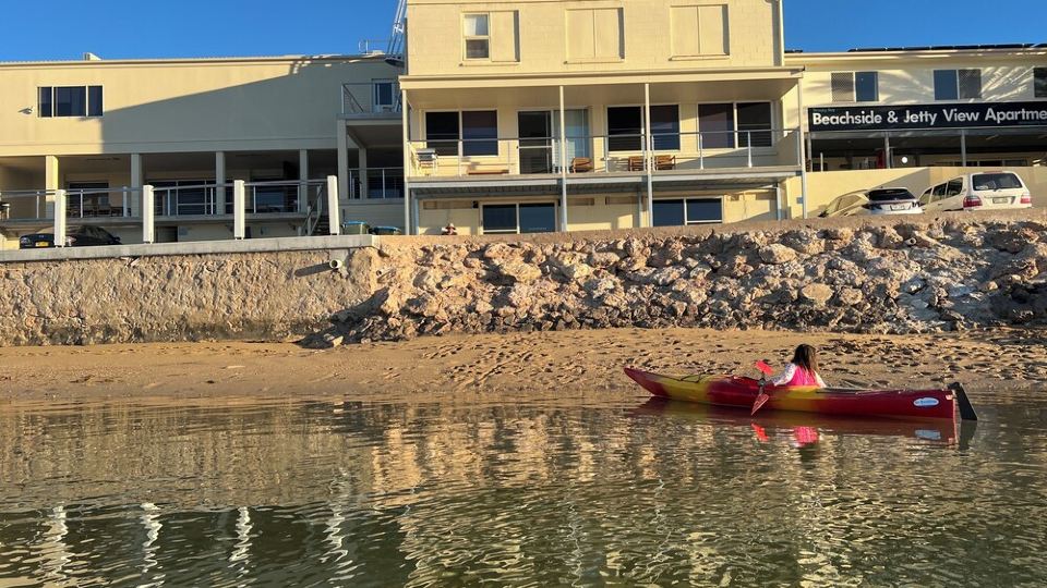 Beachside & Jetty View Apt 5 (Harbour Master) New Large Balcony by April26